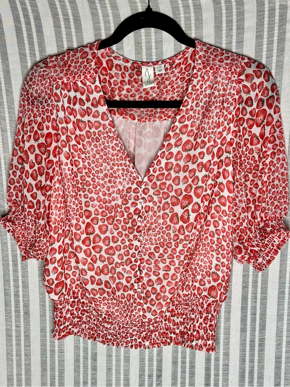 NWOT 🍓 Joie strawberry smocked blouse